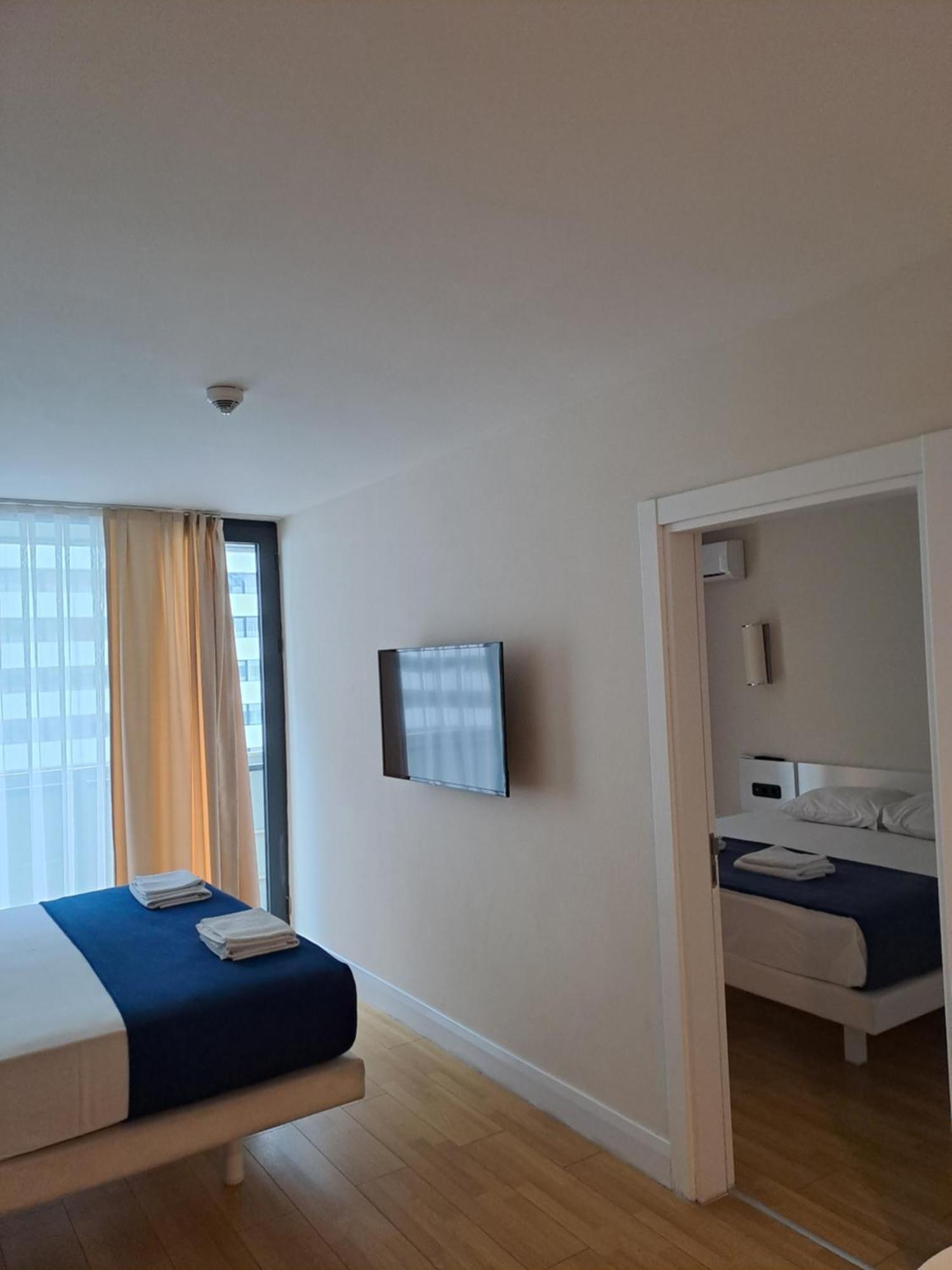 Lux Apart Hotel 555 Batumi Room photo